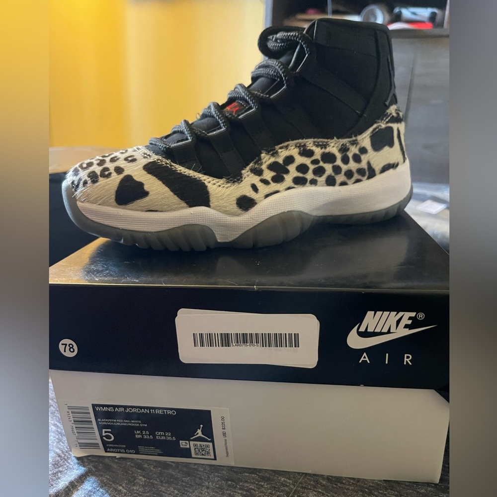 Jordan 11s - Picture 2 of 2